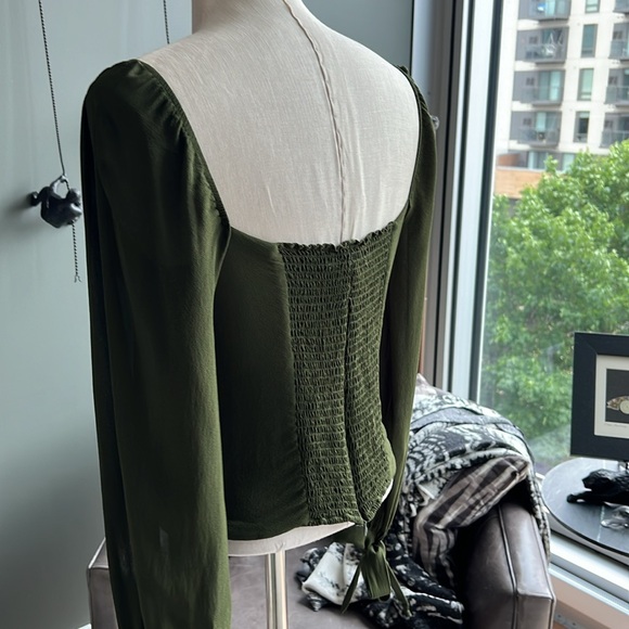 Reformation Sawtelle Sweetheart Neckline Blouse in Fern Size 10 - Picture 5 of 9
